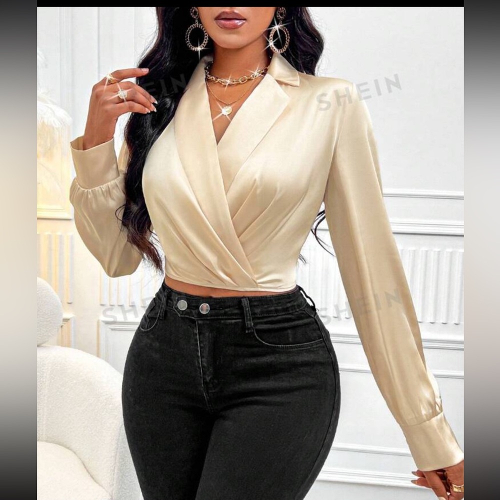 Gorgeous blouse brand new never worn